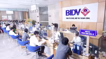 Vietnam banks receive international awards