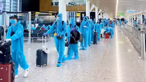 Noi Bai and Tan Son Nhat airports continue receiving international flights