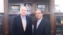 Senator McCain vows to tighten Vietnam-US links