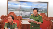 Party commission delegation works with Can Tho city’s Police Party Committee