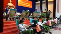 More than 300 Hai Phong young police officers active in donating blood
