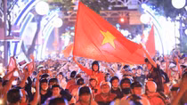 Football fans flood the streets to celebrate Vietnam's win at AFF Suzuki Cup 2018