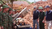 Huge bombs near residential areas safely handled in Quang Tri