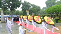 Leaders pay tribute to heroic martyrs