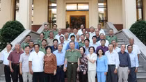 Minister To Lam meets with visiting delegation of retired officers from Ho Chi Minh city