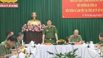 Deputy Minister Nguyen Duy Ngoc works with Ho Chi Minh City’s police