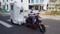 Danang students creat cabin transporting COVID-19 patients