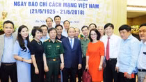 PM meets veteran journalists on revolutionary press day