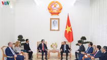 PM Phuc elated at EP’s ratification of trade deals with Vietnam