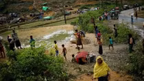 Bangladesh says to meet with Myanmar on Rohingya trapped at border