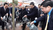 Party leader pays Tet visit to Hung Yen province