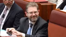 Australian Senate President starts visit to Vietnam
