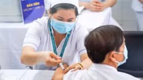 Over 10,000 Vietnamese get AstraZeneca vaccine with no serious side-effects