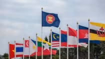 Vietnam ready for double mission to secure world peace, prosperity
