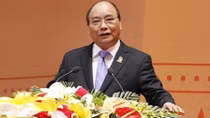 PM Phuc encourages youths to become pioneers in all sectors