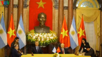 Vietnam, Argentina sign cooperation documents