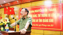 Deputy Minister Nguyen Van Thanh works with Quang Binh Police
