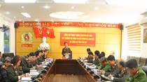 Deputy Minister Nguyen Van Son works with Lao Cai Police