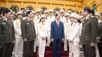 President Tran Dai Quang meets with outstanding Public Security officers