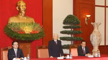 Party chief meets delegates from int’l communist parties