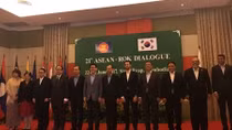 ASEAN-RoK discuss hot issues in the region