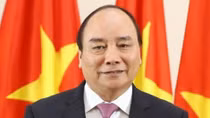 PM Nguyen Xuan Phuc leaves Hanoi for WEF Davos 2019