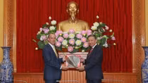 Minister To Lam receives UK First Secretary of State