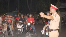 Can Tho traffic police to step up measures to improve traffic safety 