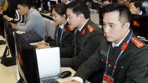 Hundreds of reporters cover 13th National Party Congress' opening ceremony