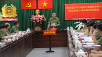 Deputy Minister Tran Quoc To works with HCMC police