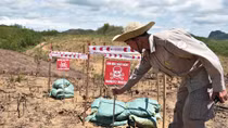 U.S. Ambassador highlights Quang Tri's achievements in removing UXO