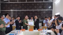 Deputy PM Truong Hoa Binh praises Public Security Forces for ensuring security for UN Day of Vesak