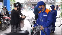 Petrol prices increase by over VND400 per litre