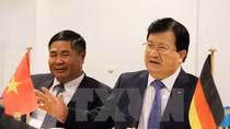 Deputy PM Trinh Dinh Dung visits Germany