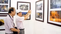 Exhibition features streets of Hanoi