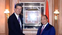 PM Nguyen Xuan Phuc meets with New Zealand’s milk firms