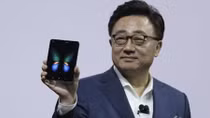 Galaxy Fold: Samsung unveils hi-tech foldable phone