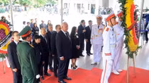 Leaders of foreign countries and international friends pay last respect to late President Tran Dai Quang