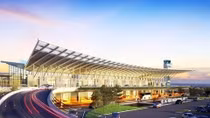 Quang Ninh, Vietjet Air discuss new service launch at Van Don airport