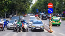 In pictures: Scorching heat strikes Hanoi