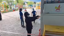 New “rice ATM” set up in HCMC to support locals amid COVID-19