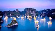 Vietnam tourist numbers rise 30% in March with influx from China, S.Korea