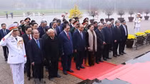 Party, State leaders pay tribute to President Ho Chi Minh