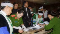 Thai Nguyen Police issue ID cards to ethnic people
