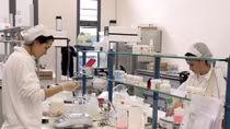 Italian cosmetic firm to increase investment in Vietnam