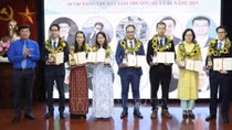 Ten get Golden Globe Awards for tech excellence