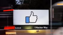  Apple leaves Facebook offices in disarray after revoking app permissions
