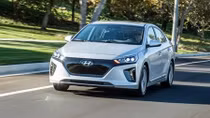 Hyundai joins hand with Grab to expand mobility service