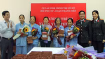 Policewomen deliver gifts of love to needy patients in K Hospital 