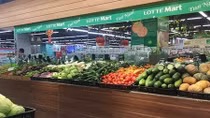 Markets, supermarkets see scant business as Tet winds down